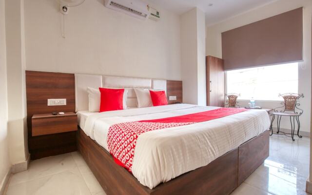 Hotel Midway by OYO Rooms