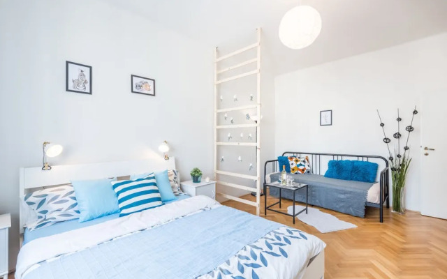 U Nemocenske pojistovny apartment