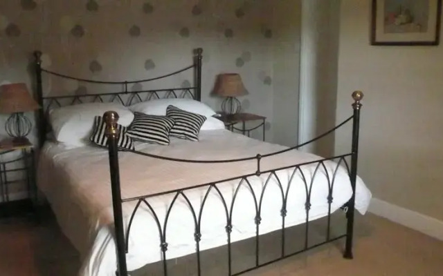 Holmebridge House