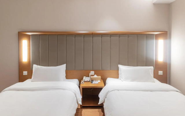 JI Hotel (Shanghai Jiangqiao National Exhibition Center Jiayi Road Subway Station)
