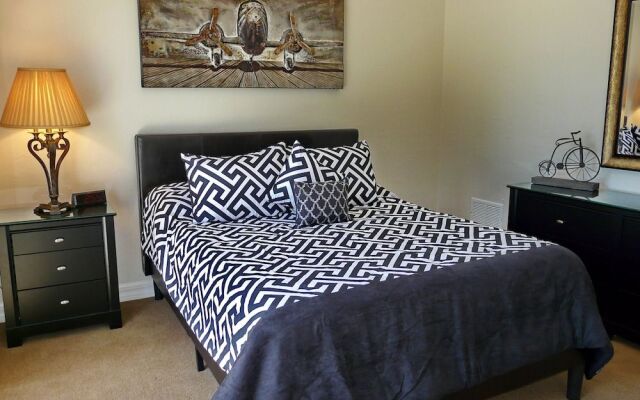 Waterfront Home With Pool, spa and Walk to Beach