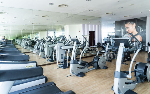 Mercure Dubai Barsha Heights Hotel Suites And Apartments