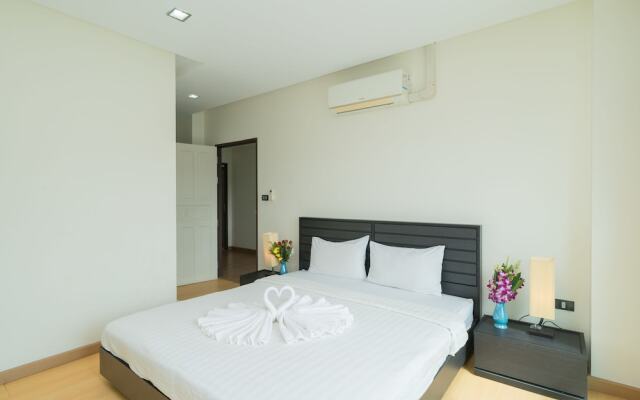 GoldStone Residency Patong , Phuket