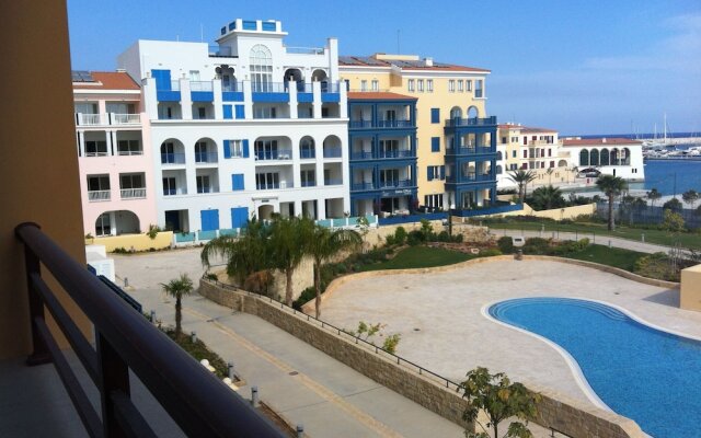Nerreids Apartment E32 by Ezoria Holiday Rentals