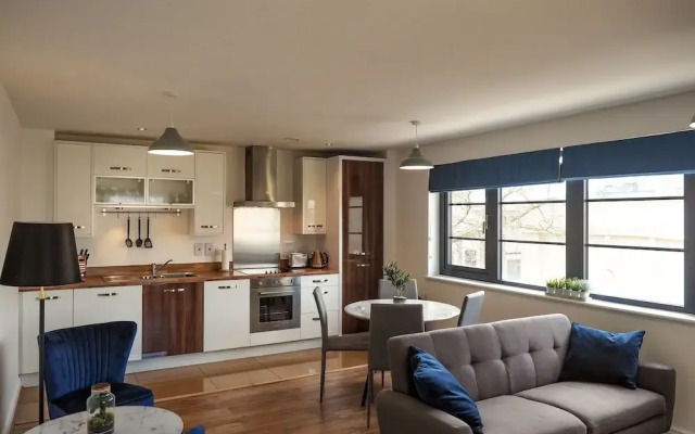 SA Today Apartments Farnborough with Fibre Wi-Fi & Netflix