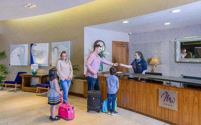 The Manor West Hotel & Leisure Club