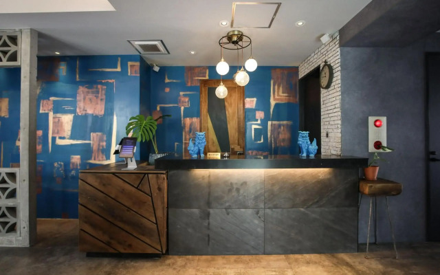 Hotel 385