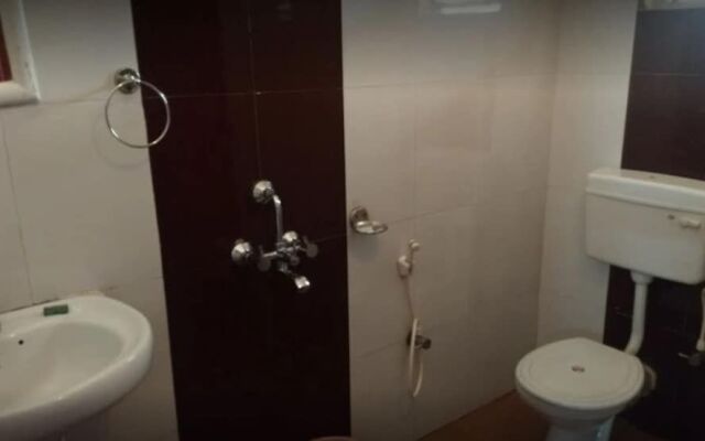OYO Rooms Rajmahal Square 2