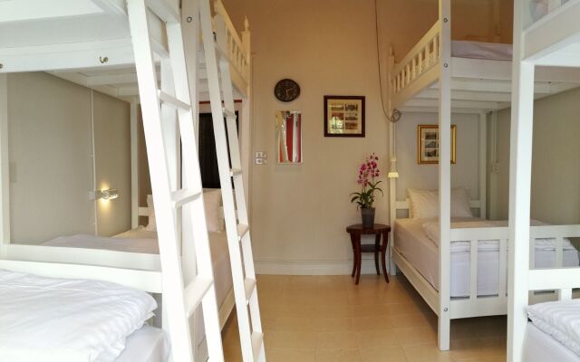 Bed In Town - Hostel