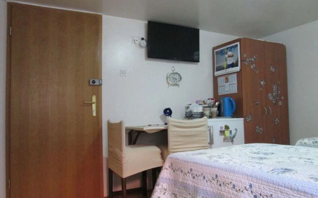 Cozy En-suite Rm on Dumanica