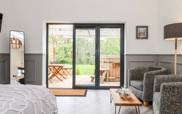 The Snug at Pickelden Farmhouse