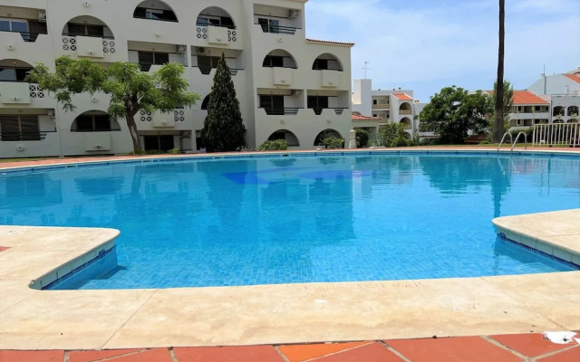 Albufeira Twins 3 With Pool by Homing