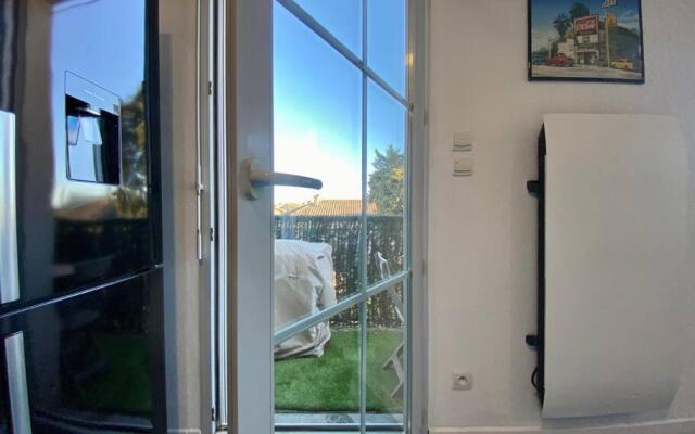 Le 24 février - Lumineux avec balcon et parking gratuit