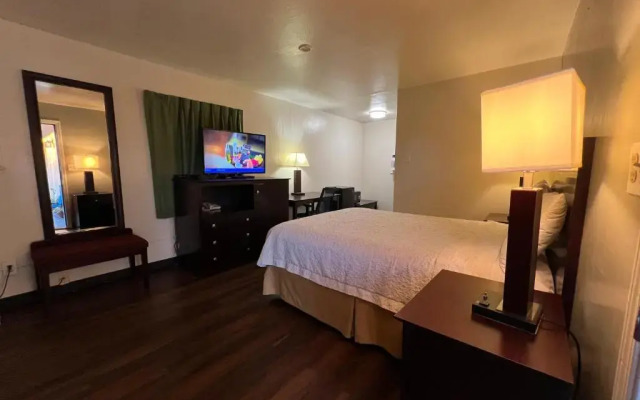 Riverside Motel