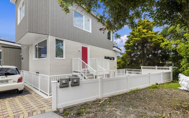 Brand New Retreat  Halfmoon Bay-Netflix