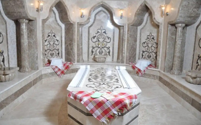 Joyy Hotel & Spa