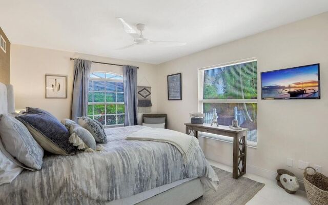 Quiet Inland Home With Pool, two Queen Beds and Grill