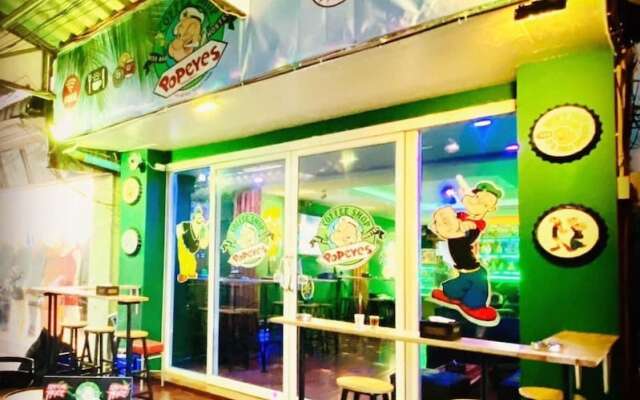 Popeyes Hostel Coffeeshop and Beer Bar
