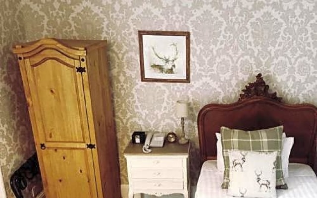 Emerald Healing Centre - Hotel & Retreat