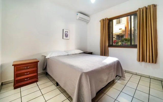 914B - Casa 3 dormitórios em Bombas SC
