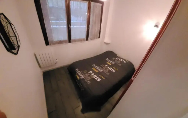 Au calme, 200m du centre T2 avec balcon et parking