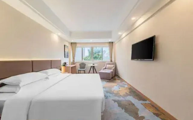 Jinghe Fashion Hotel