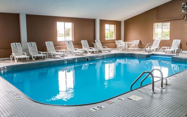 Country Inn & Suites By Radisson, Battle Creek, MI