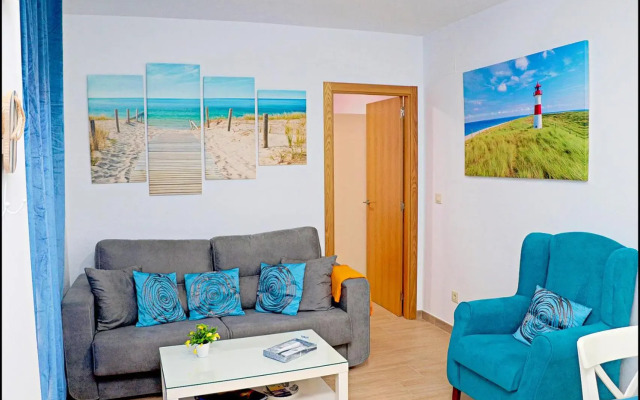 Apartamento en segunda linea, con piscina comunitaria