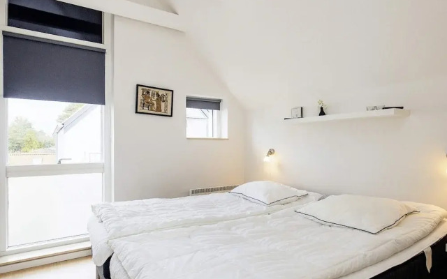 6 Person Holiday Home in Vaeggerlose