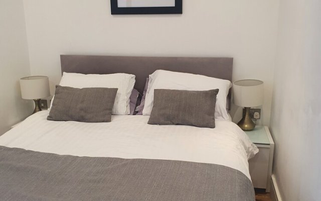 Stunning 1 Bed Apartment In Hayes