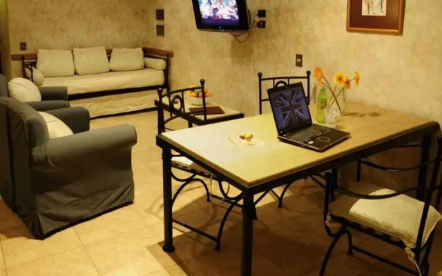 Reina Victoria Suites & Towers