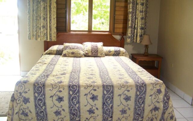 Rhodes Beach Resort Negril