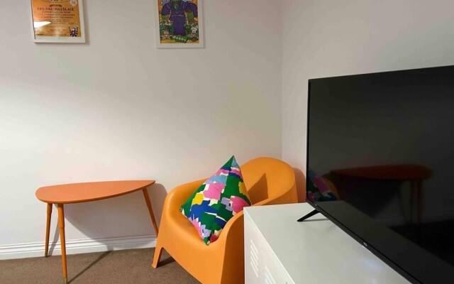 East London Apartment Near Station & Free Parking
