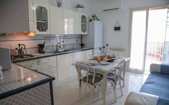 Spacious 4 Bedroom Apartment With Terrace And View