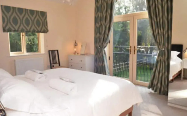 Cotswolds Valleys Accommodation-Stony Hs