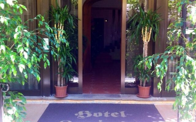 Hotel Lariana BB