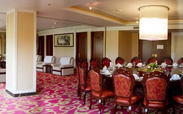 Pu'er Jingland Hotel