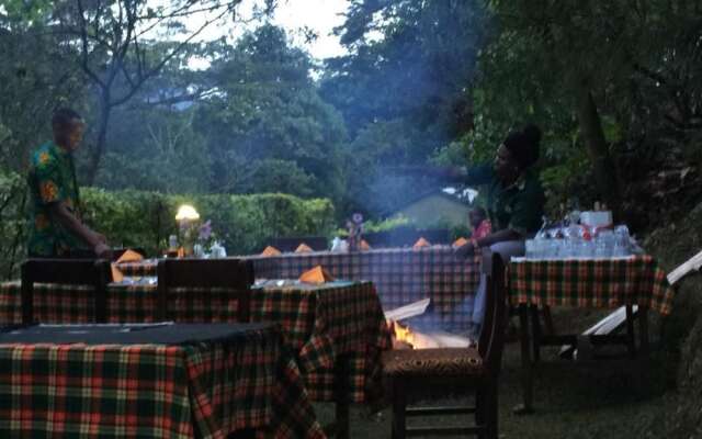 Bwindi View Lodge & Camp Site