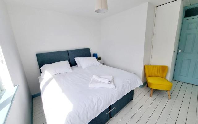 Visit Seaford Apartment - 4 Bedroom - Sleeps 9