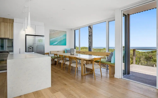 Pole House Beach Retreat Ocean Views