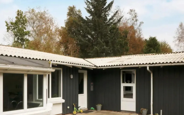 8 Person Holiday Home in Hadsund-by Traum