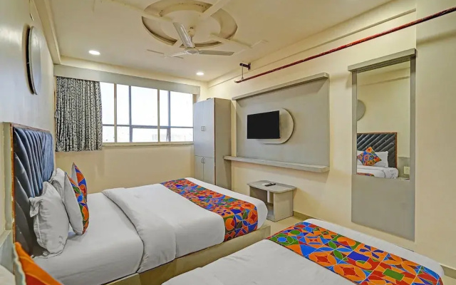 Fabhotel The Grand I