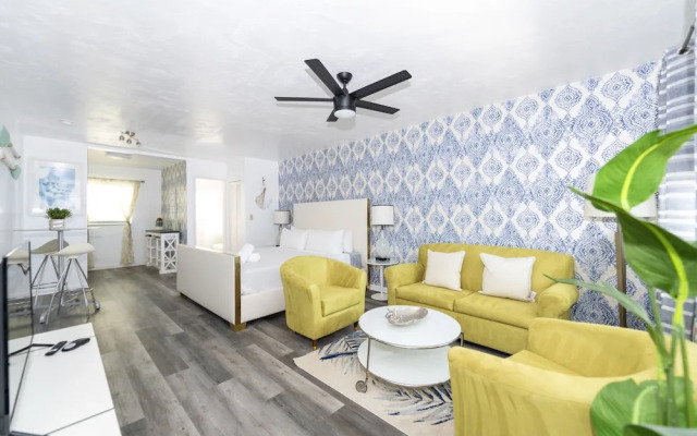 Sofi Beach Apartment
