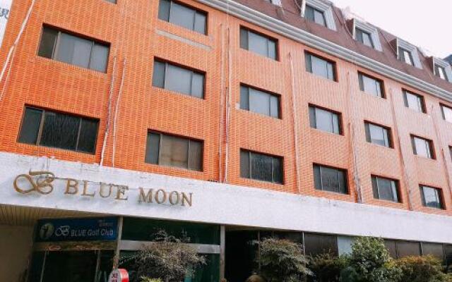 Blue Moon Hotel