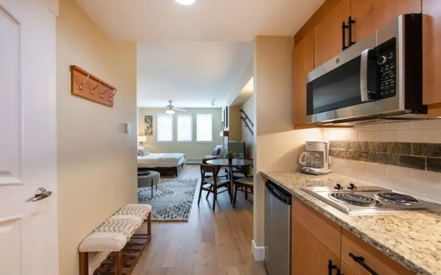 Premium Unit 3522- Fraser Crossing/founders Pointe Condo