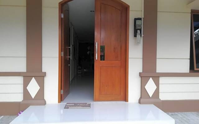 OYO Life 2594 Kost Azarina Syariah