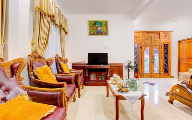 OYO 93789 Mbah Carik Homestay Syari'ah