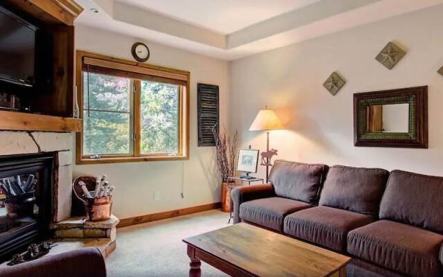 Tyra Riverbend 111 Condo by RedAwning