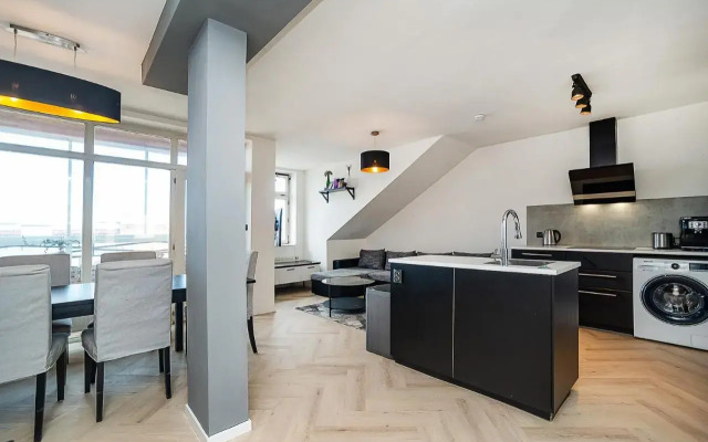 Big 4-bedroom flat, terrace with great Vítkov view