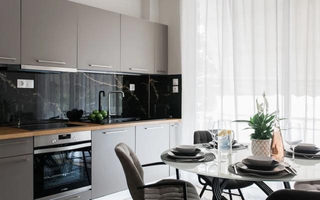 2 Level Beachfront Luxury Apt. by the Olon